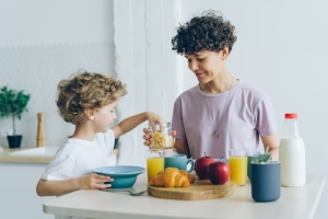 family having breakfast